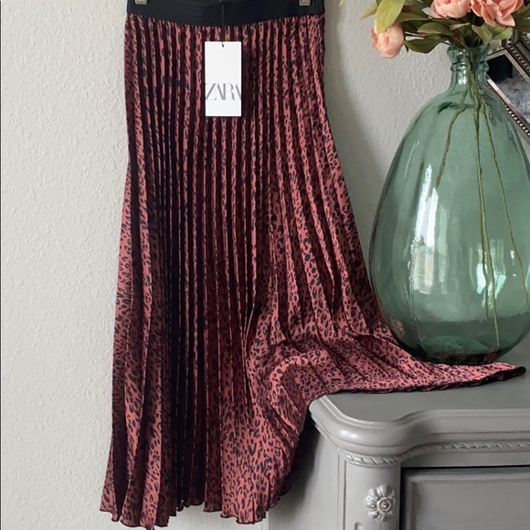 Zara pleated skirt - Picture 2 of 13